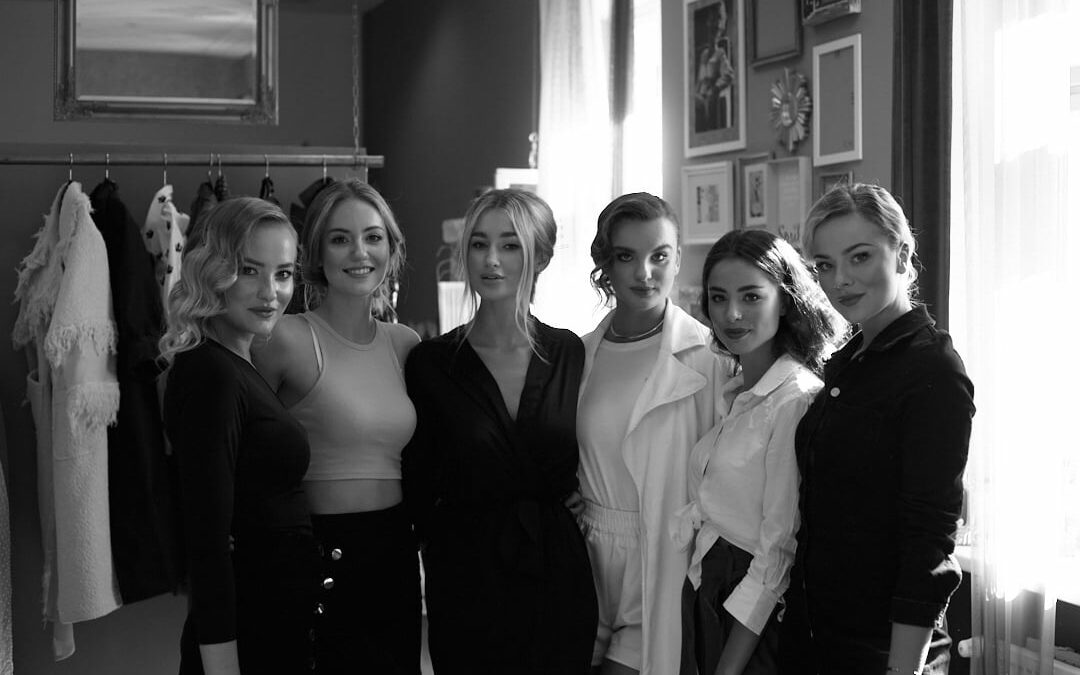 Zákulisie módnej prehliadky Nádvorie